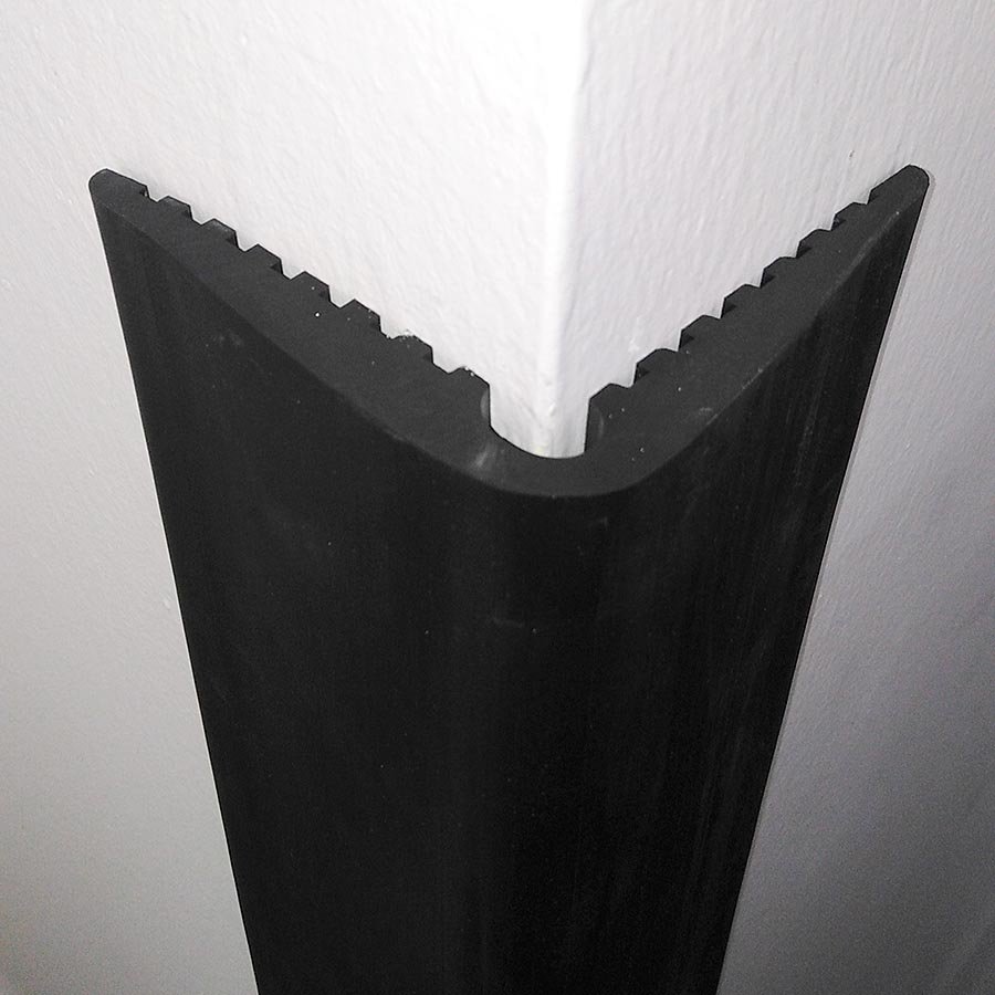 Pryžový ochranný pás (roh) FLOXO - délka 150 cm, šířka 9 cm a tloušťka 1 cm 