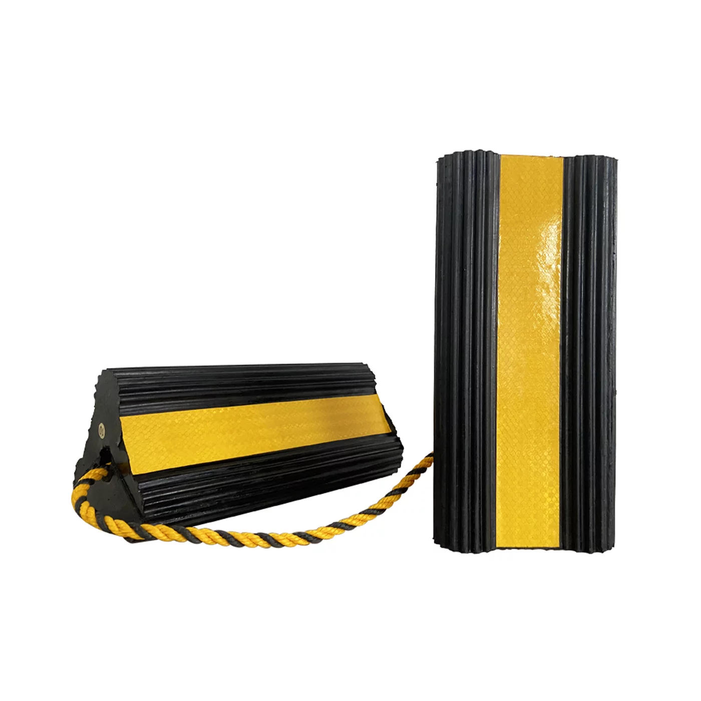 Černo-žlutý gumový zakládací klín pod kola FLOMA AWCF46 - 20 x 11,5 x 10,5 cm
